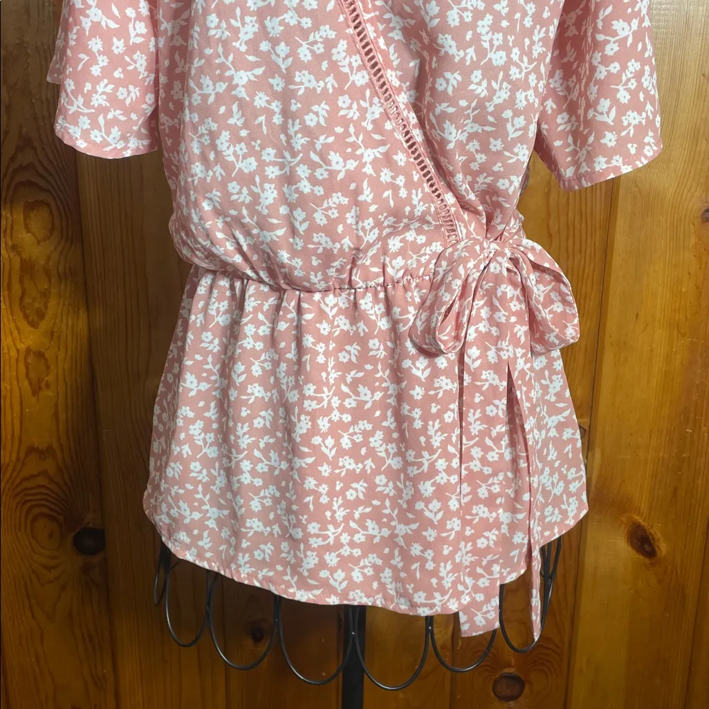 Sienna Sky Blush Floral top size small flowy floral top v-neck layover top - Image 3