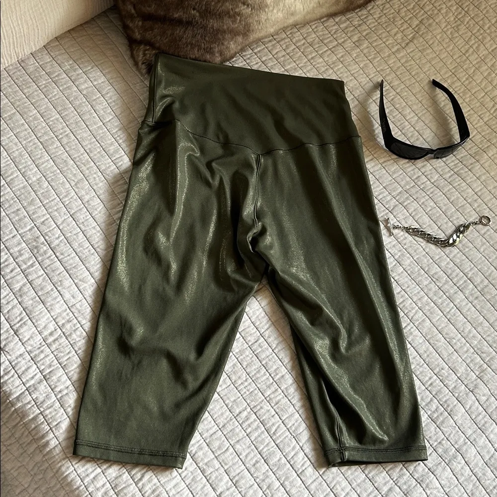 Aerie Offline real me crop high rise leggings/bike shorts green gold shimmer L​ - Image 6