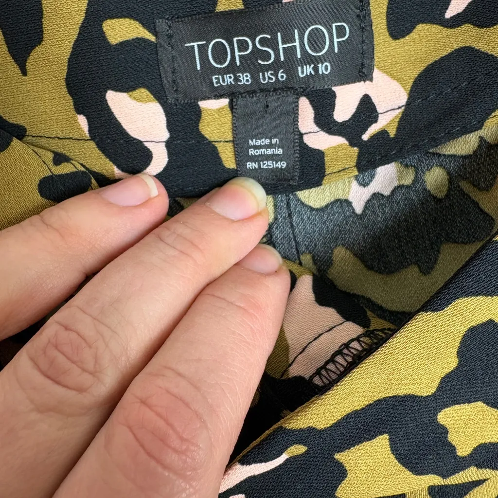TOPSHOP Animal Print Shorts - Image 6