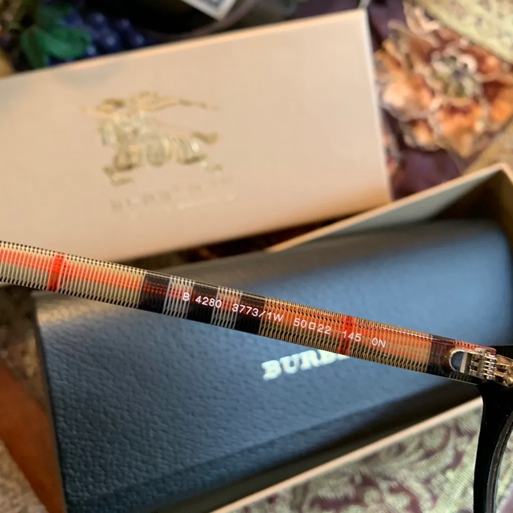 Authentic BURBERRY 50mm checkered Round UNISEX optical glasses - Image 6