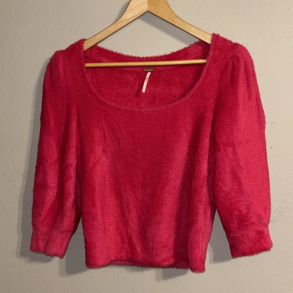 Free People 3/4 length sleeve “Moonbeam Pullover” fuzzy top size Small - Image 3