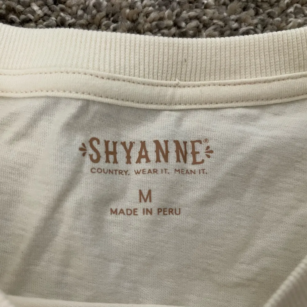 NWT Women’s Shyanne Raised on Ropes and Reins Graphic Tee T-Shirt Size M - Image 7