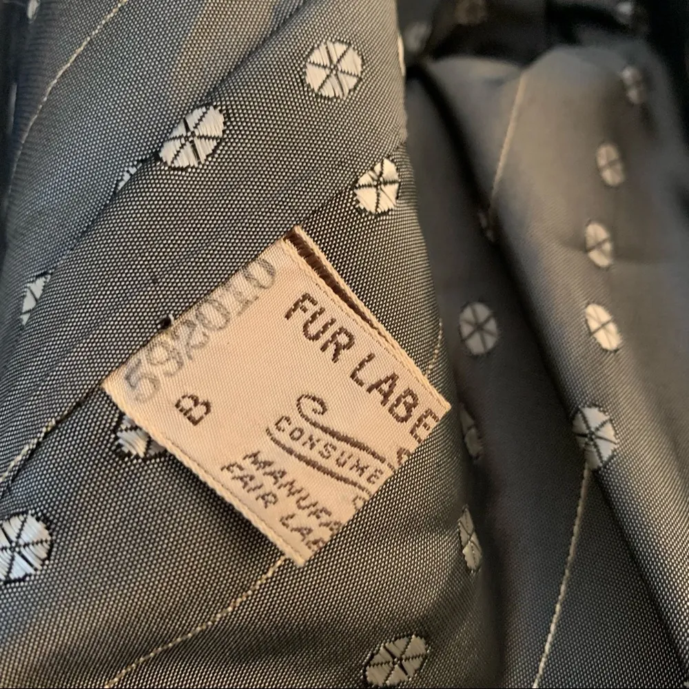 Vintage Fur Label Authority Fur Coat Size M - Image 10
