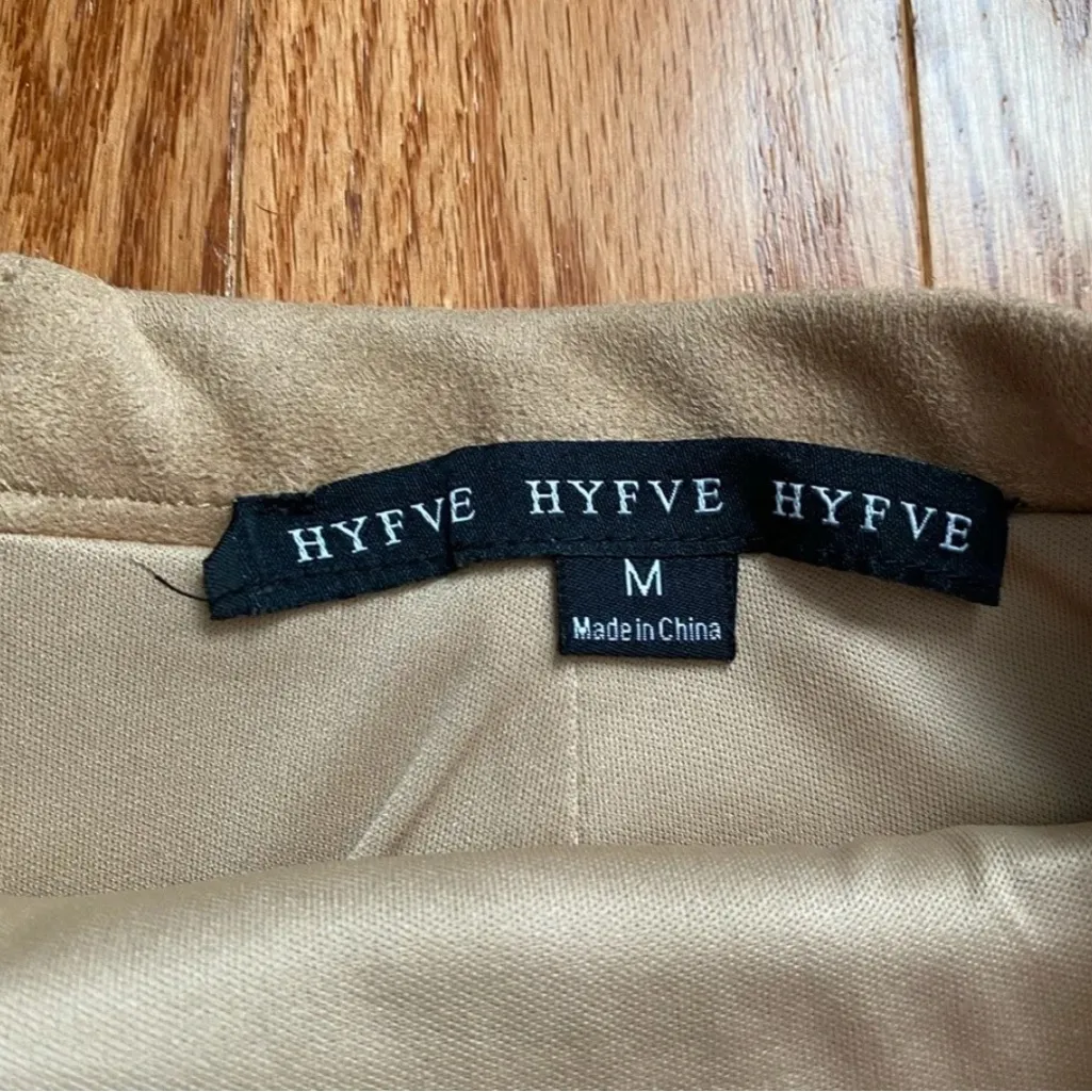 HYFYVE Suede Light Tan Mini Skirt Size Medium - Image 4