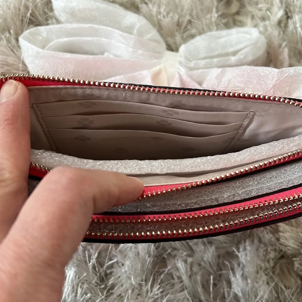 Kate Spade NWT  Wallet on Chain - Image 4