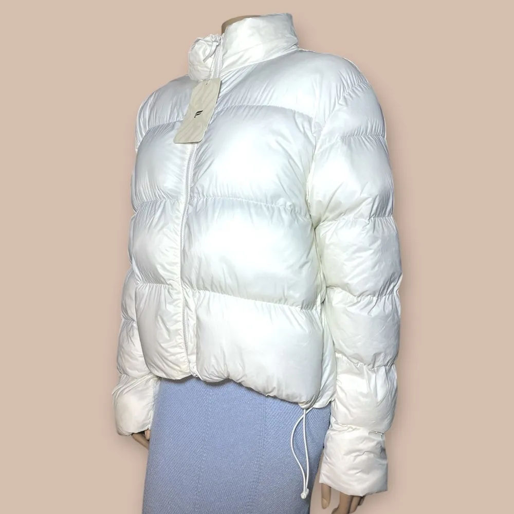 Fabletics NWT  women’s essential puffer cropped, insulated jacket Size L - Image 9