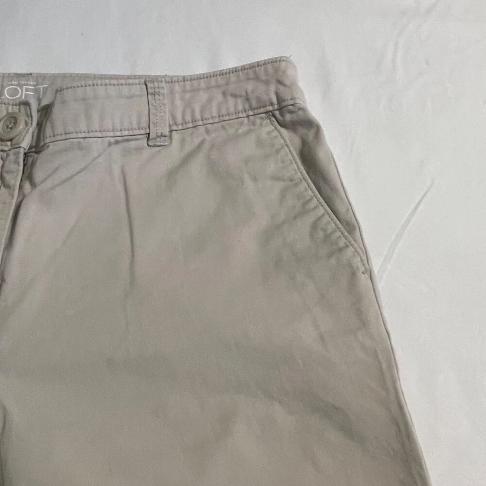 Ann Taylor Loft Shorts Women's 8 Petite Chino Bermuda Shorts Khaki Casual - Image 3