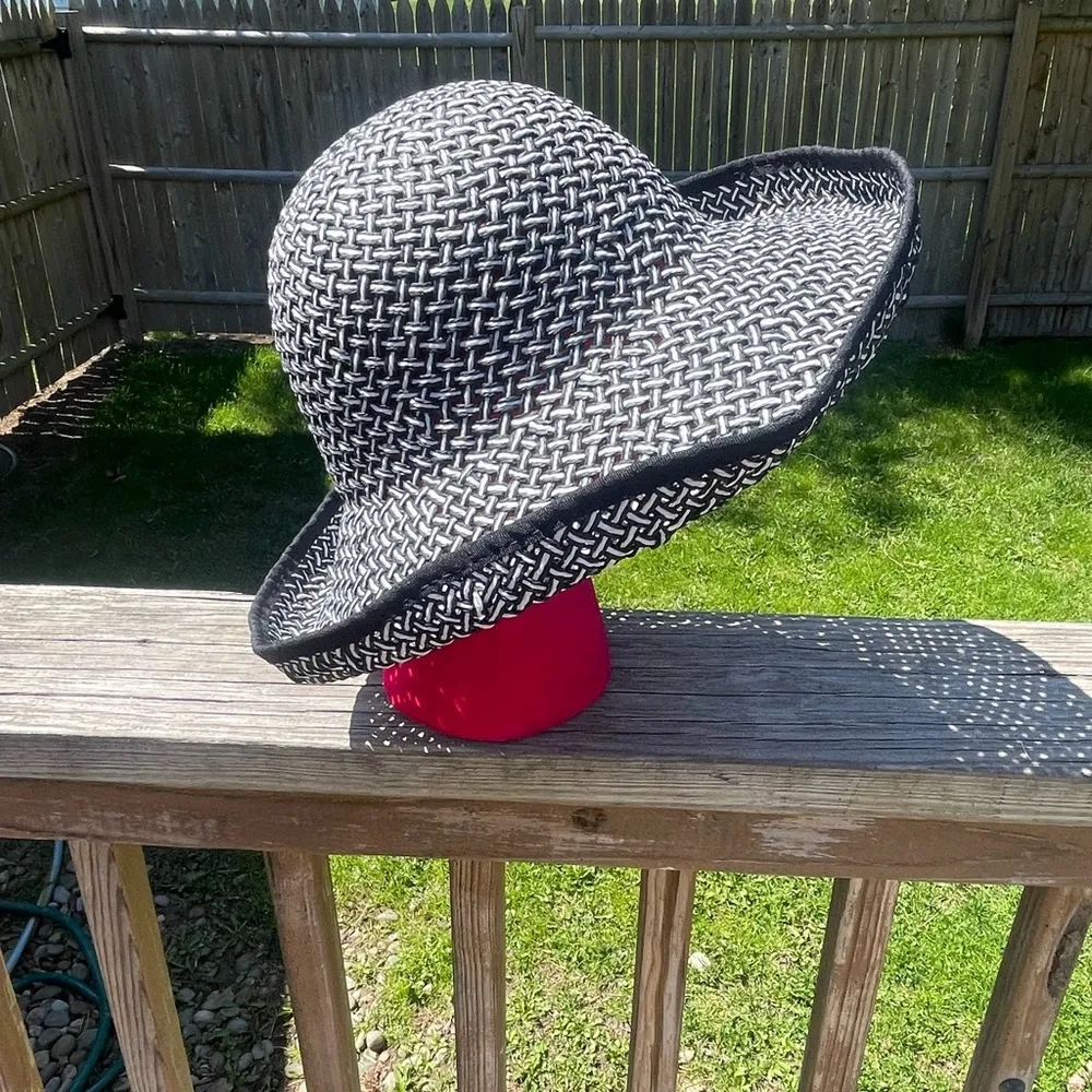Vintage Woven Hat Black & White - Image 4