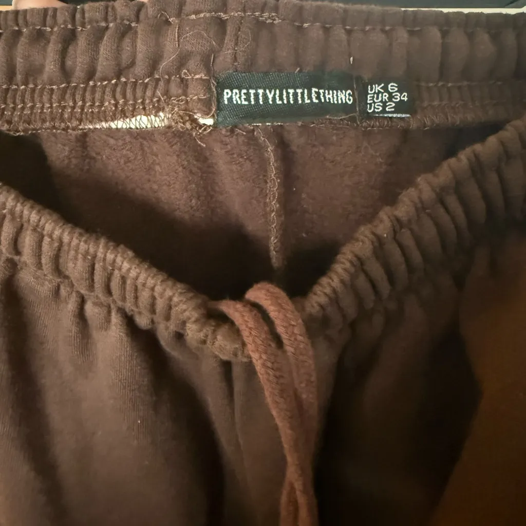 Pretty Little Thing Chocolate Sweatshorts - Image 6