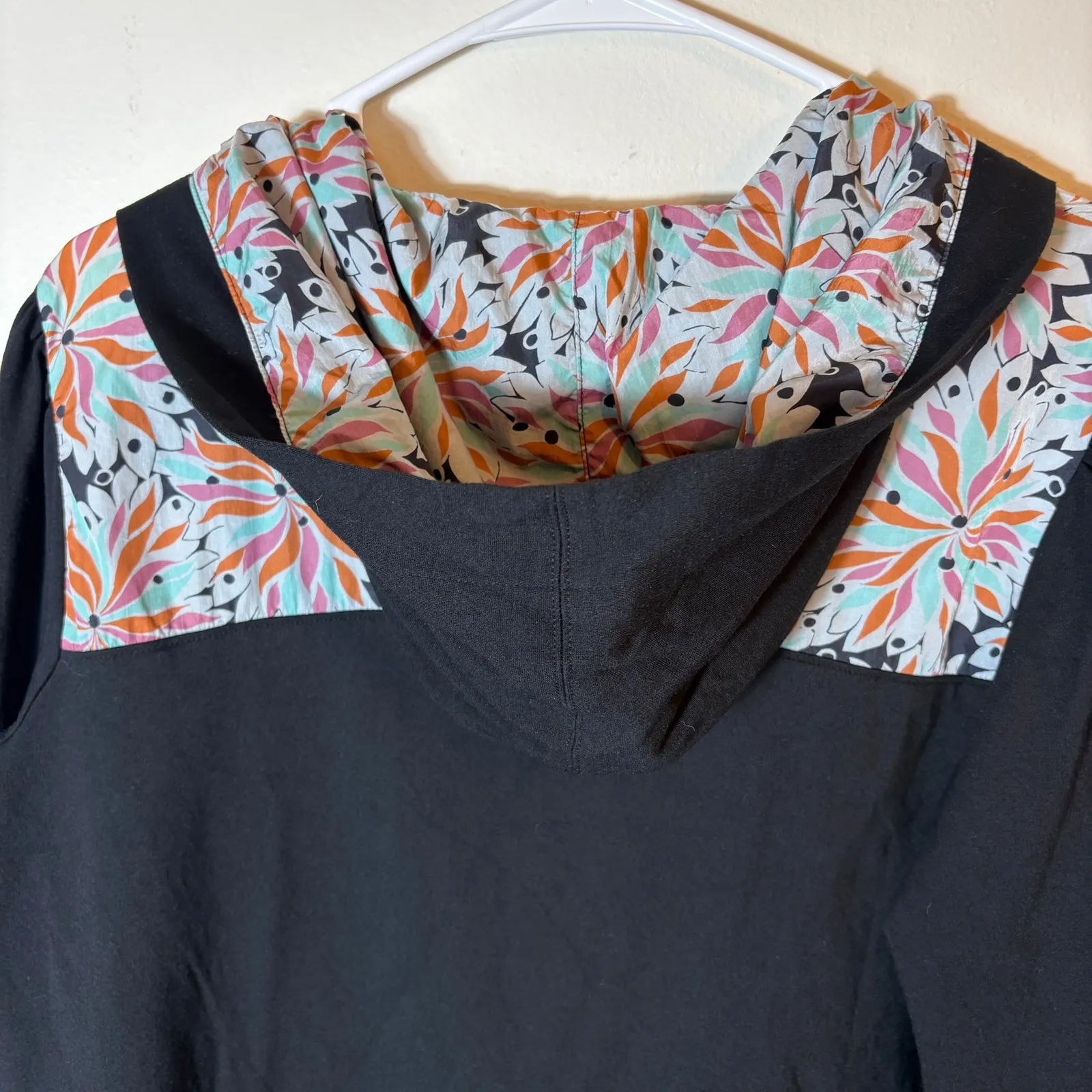 Maeve by Anthropologie Floral Panel Hooded Pullover Black Hoodie Size Medium - Image 10