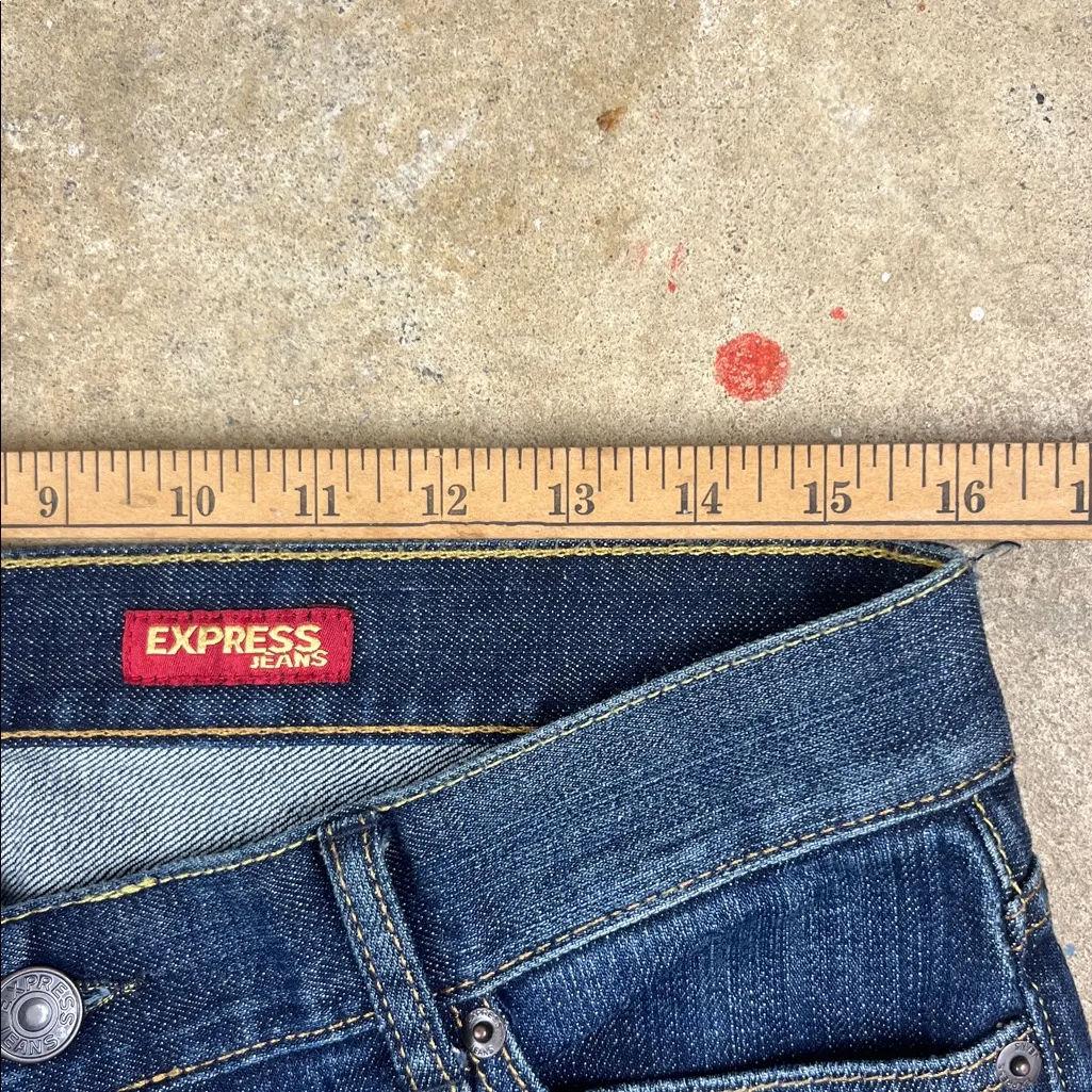 Express Dark Blue Eva Fit and Flare trouser Jeans
Size: 10s (See measurement) - Image 5