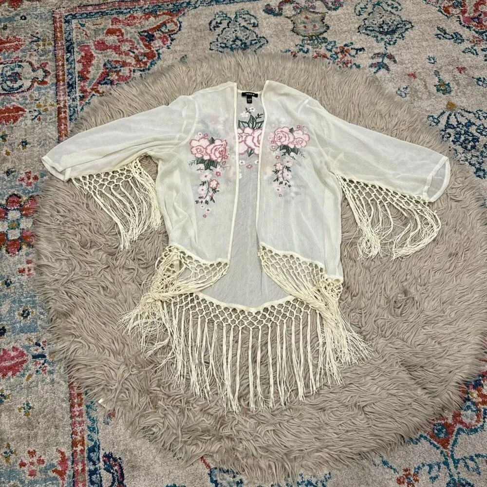 Torrid embroidered fringe kimono size Large (00 torrid) - Image 2