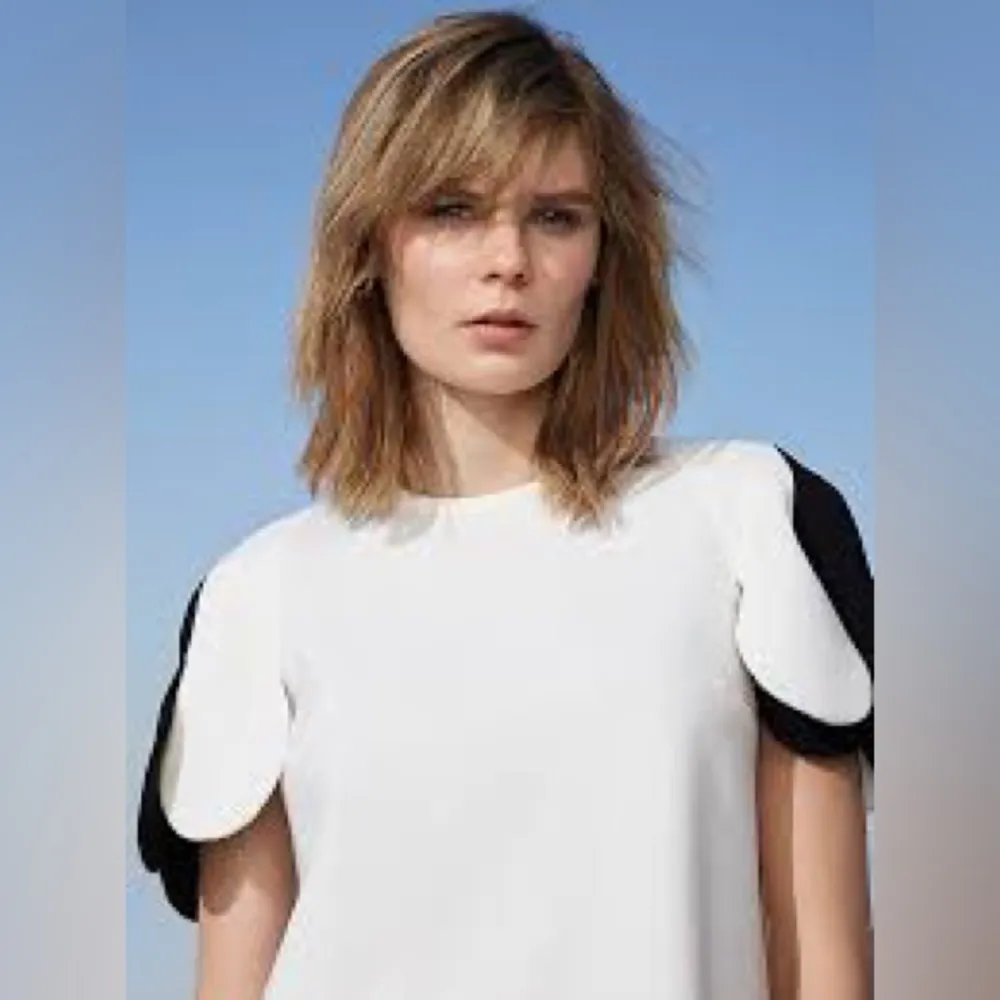 Victoria Beckham for Target‎ ivory & black scalloped sleeve blouse womens large - Image 2