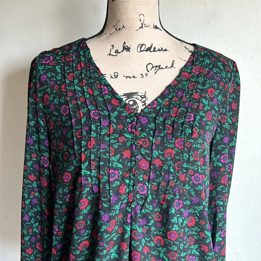 Cupcakes & Cashmere Floral Blouse Size Medium - Image 5