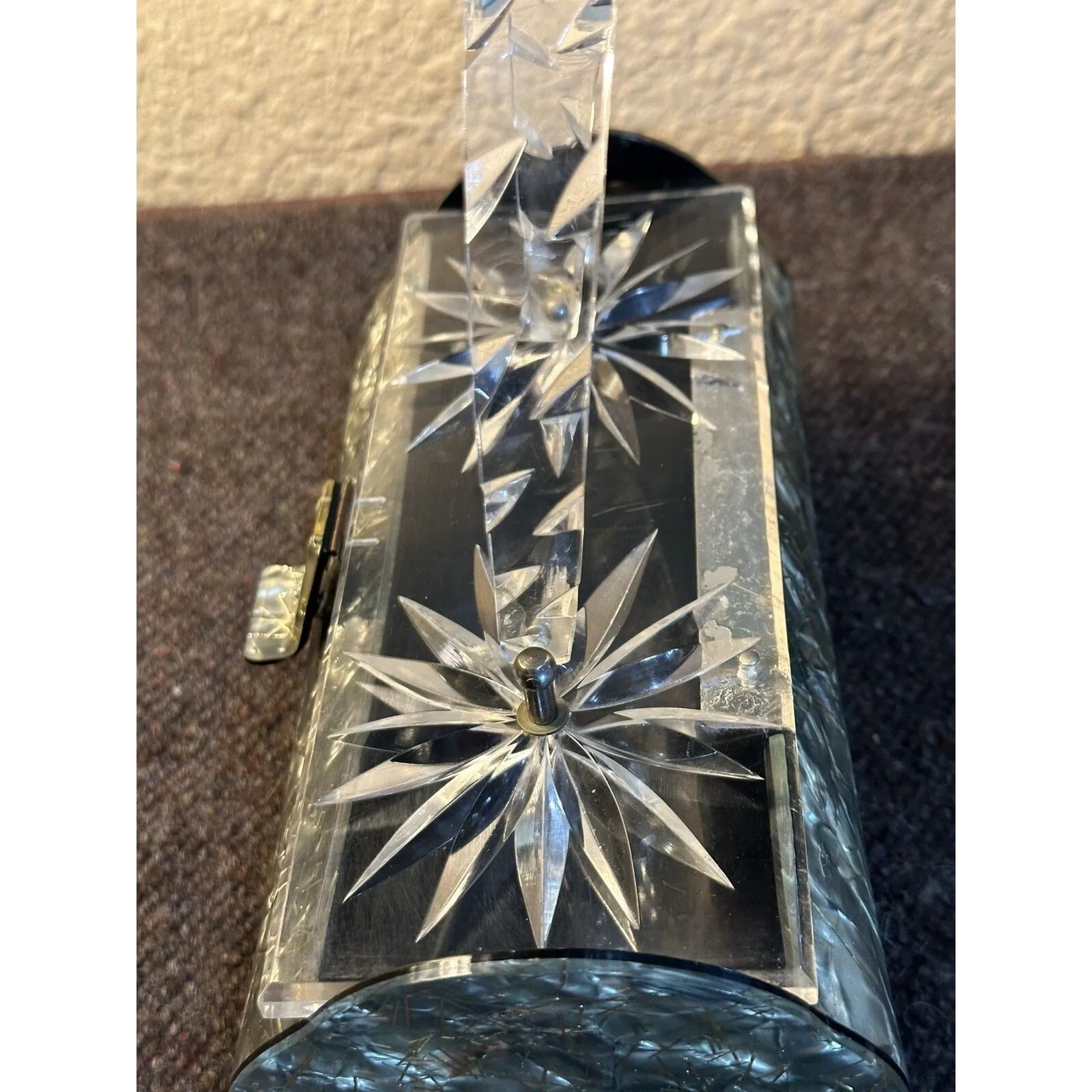 Vintage 1950’s Gilli Originals Clear Carved Lucite Box Bag - Image 5