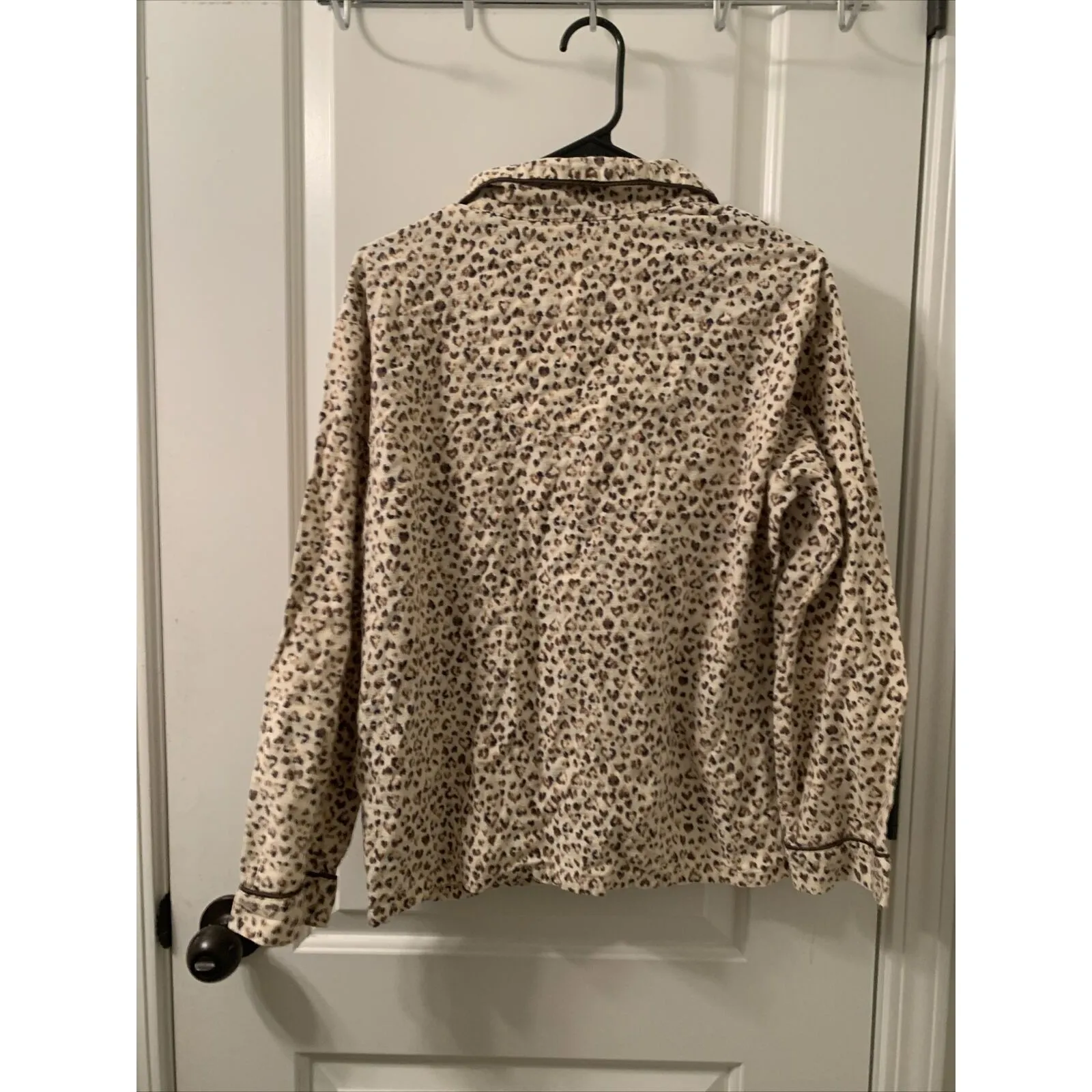 Meg and Lily Women's Leopard Print 2 Piece Pajama Pant Set Shirt & Pants Size L - Image 7