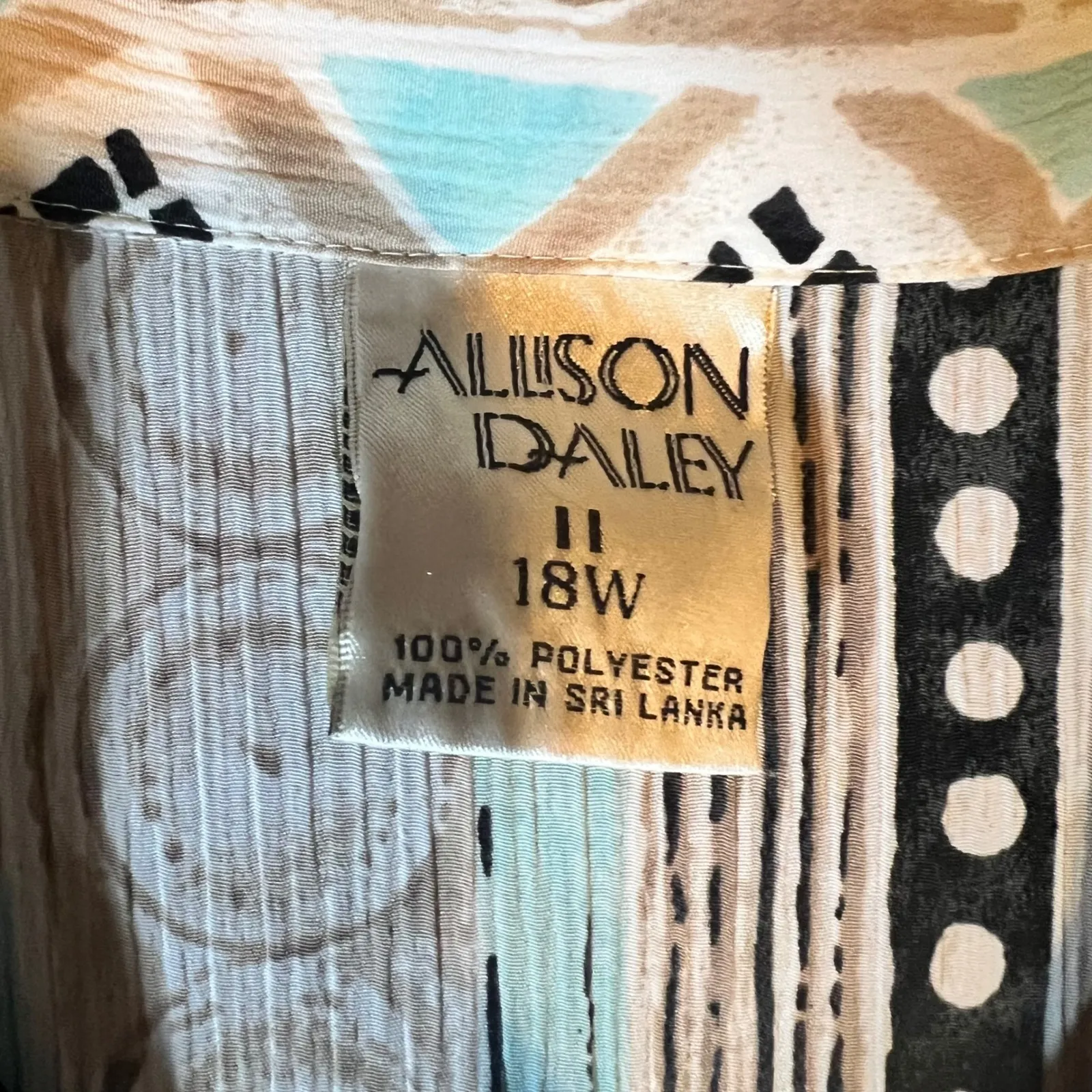 ALLISON DALEY 18W Women's Short Sleeve Button Up Blouse Geometric Print - Image 2