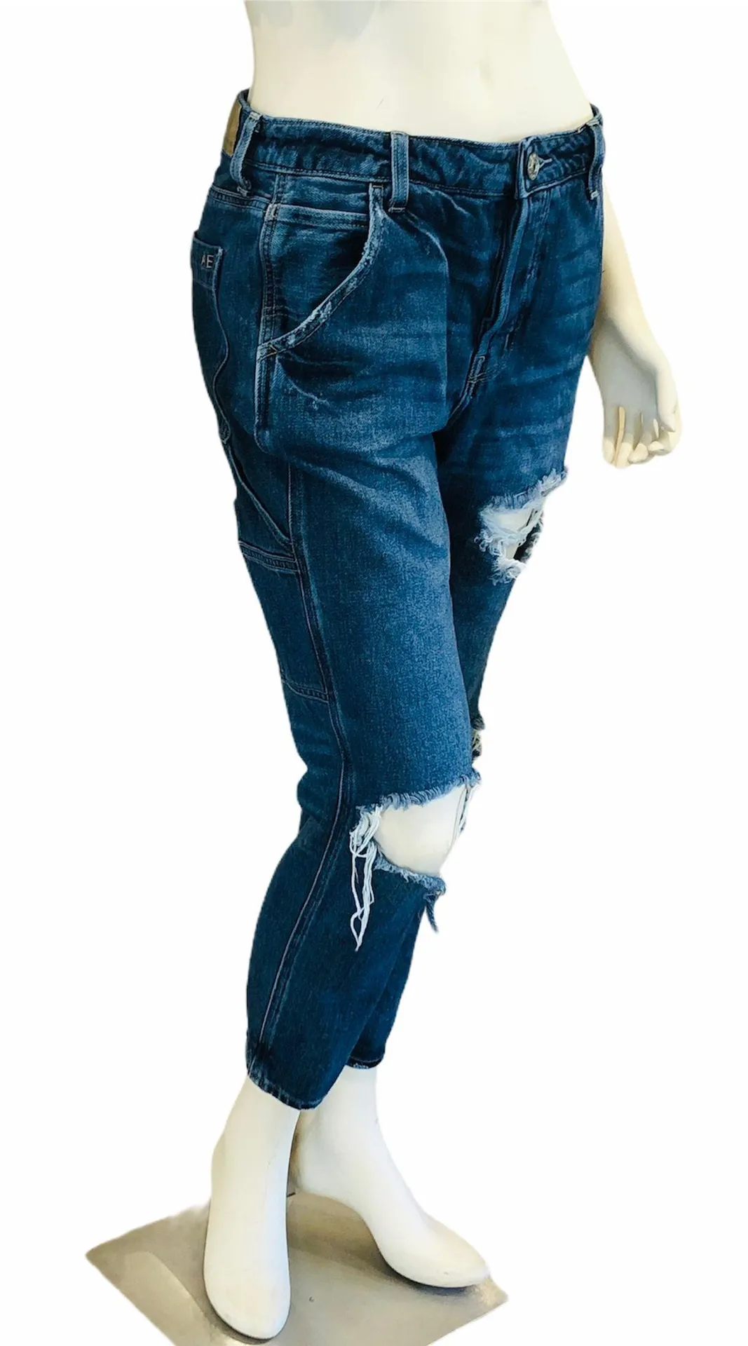 American Eagle Distressed Jeans Size 6 Short - Image 2