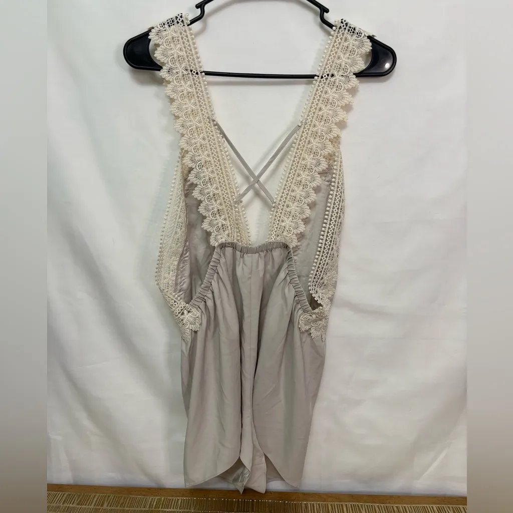 NWT Flora Nikrooz Blythe Lace Romper‎ Size Large - Image 9