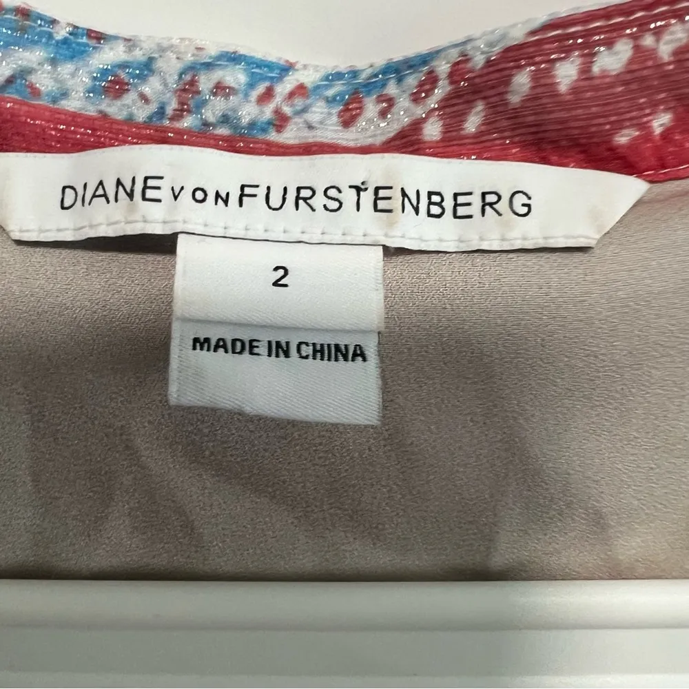 DVF Fleurette Dress
Batik Land in Excellent Pre loved Condition - Image 7