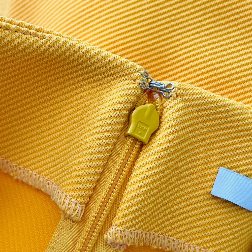 Diane von Furstenberg Camisha Mini Skirt - Size 2 - Image 7