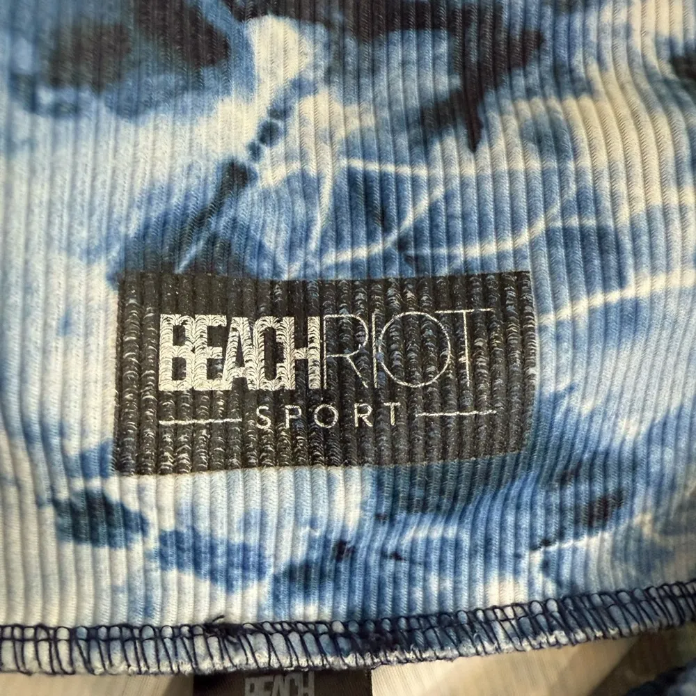 Beach Riot robbed Cara v waist Blue and White tie-dye leggings size small - Image 3