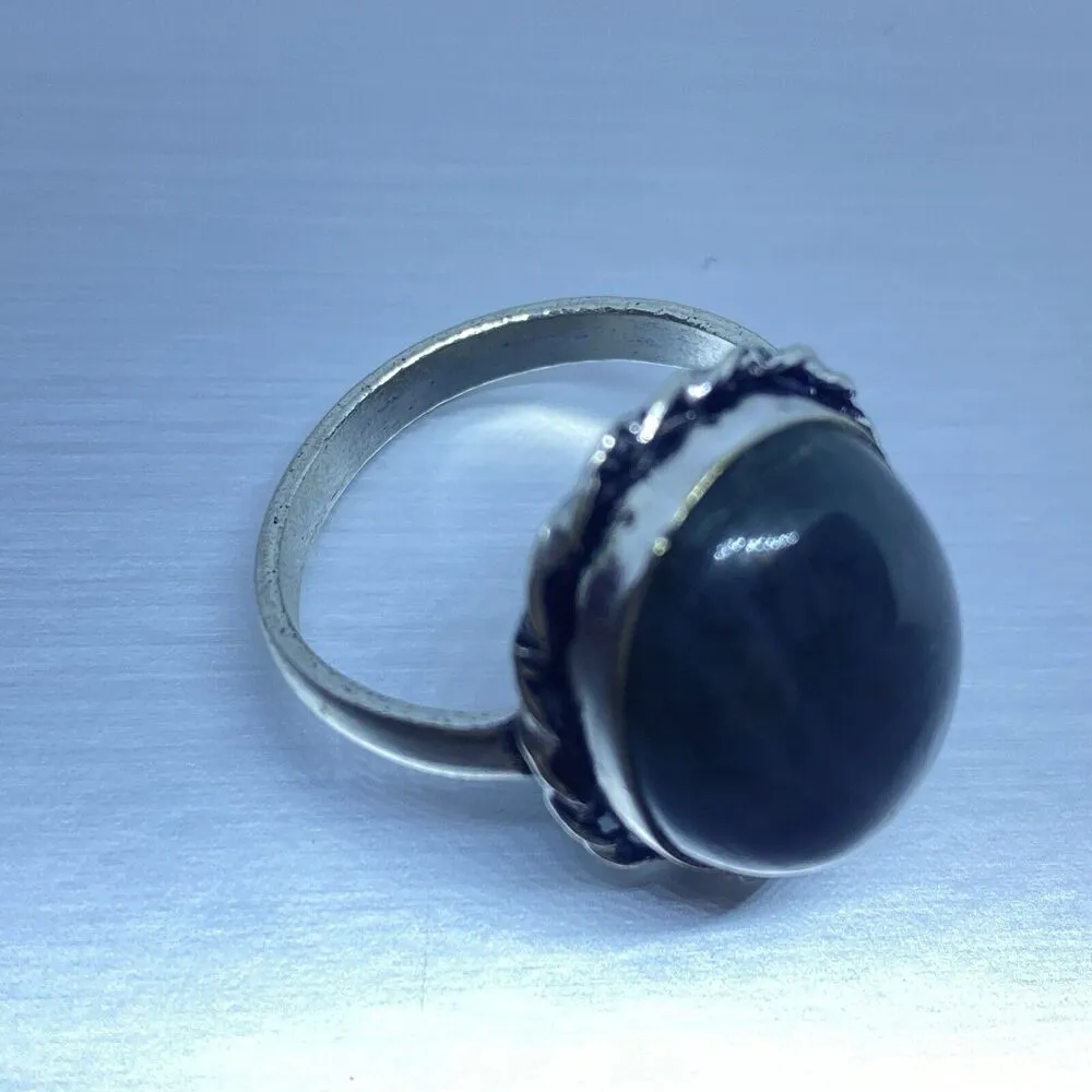 Vintage Silver Plated Fiery Labradorite Cabochon Oval Shape Ring Size 8 Women’s - Image 5