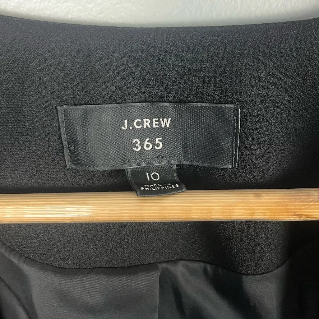 J Crew women 10 $148 Double Breast Blazer 365 Black Crepe Fitted Jacket - Image 3