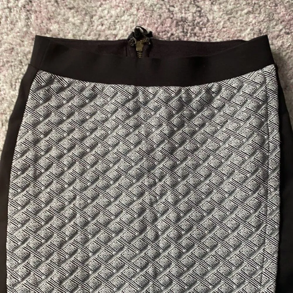 HD in Paris Anthropologie Women's Addie Quilted Pencil Skirt Black White US Sz 2 - Image 4