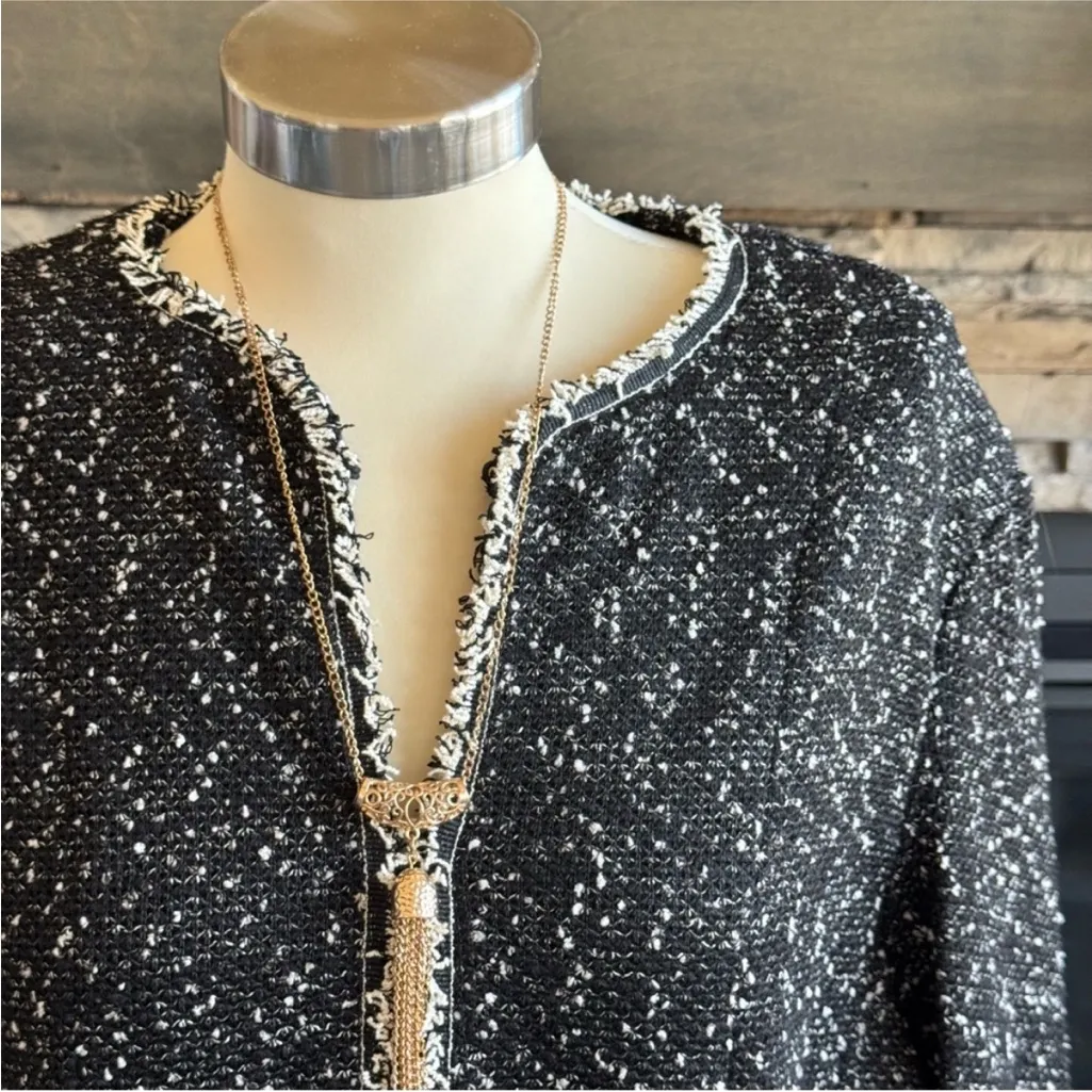 Max Studio Charcoal and Ivory Textured Blazer - Image 8