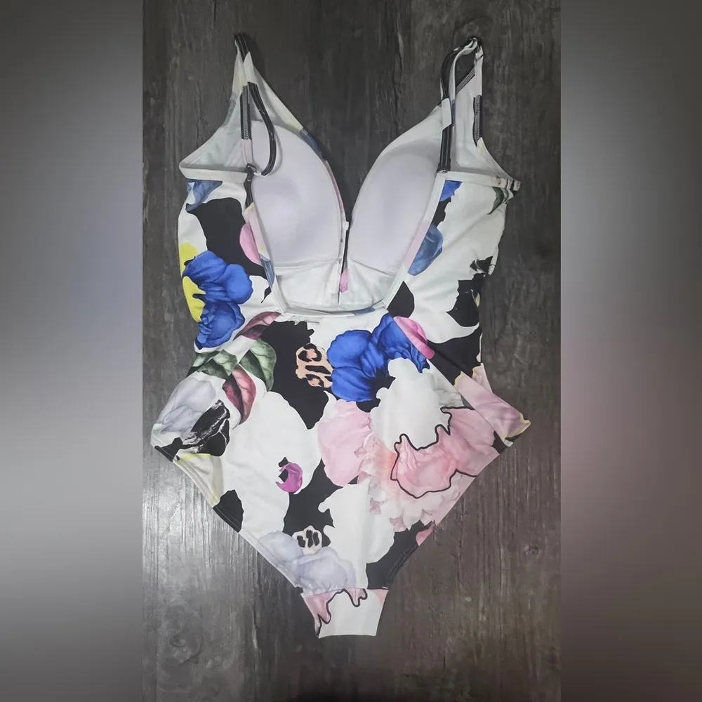 FINAL PRICE Sun Seeker Floral One Piece Pink Size 8 - Image 5