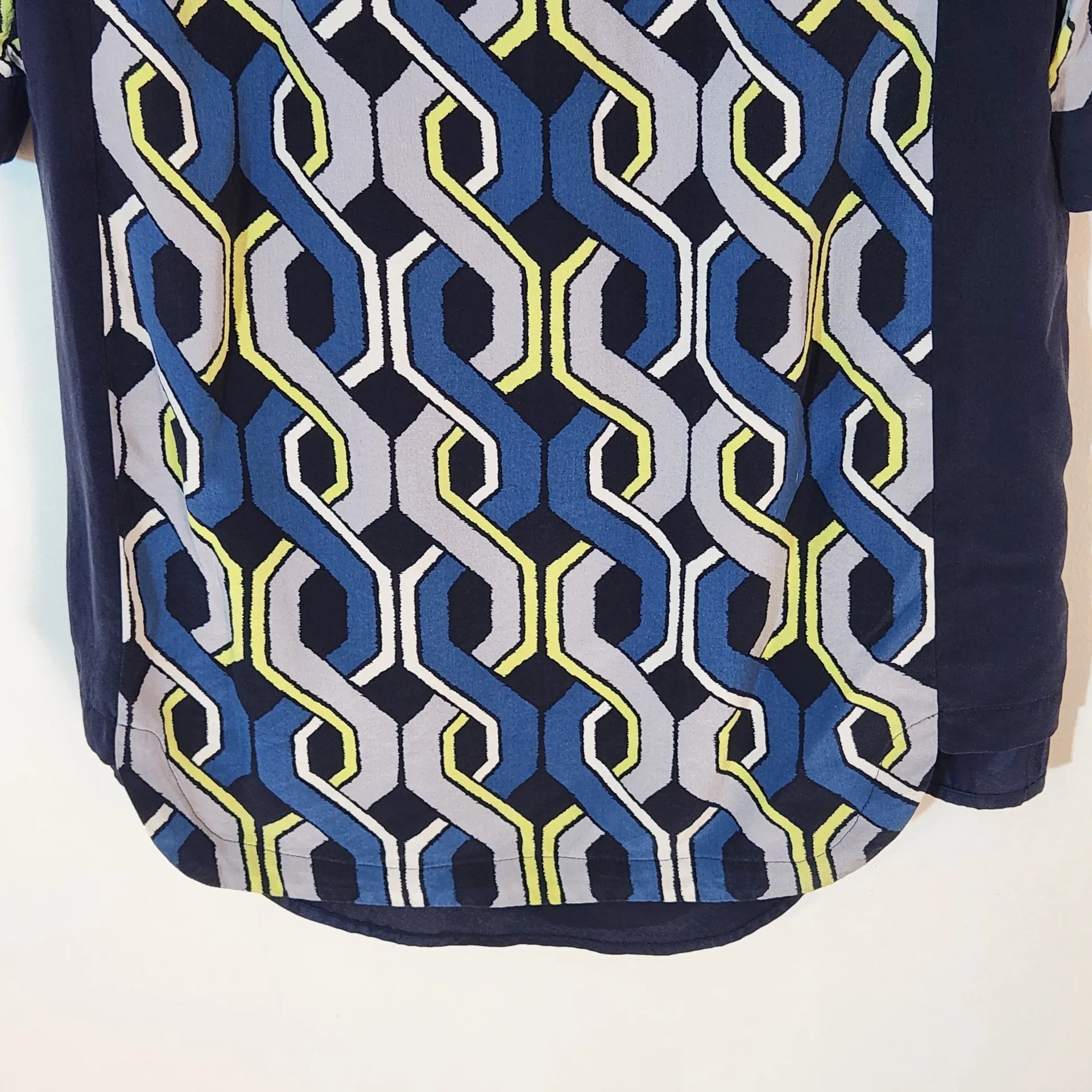 Trina Turk Navy and Gray Geometric Print Silk Mini Shift Dress Size 8 - Image 4