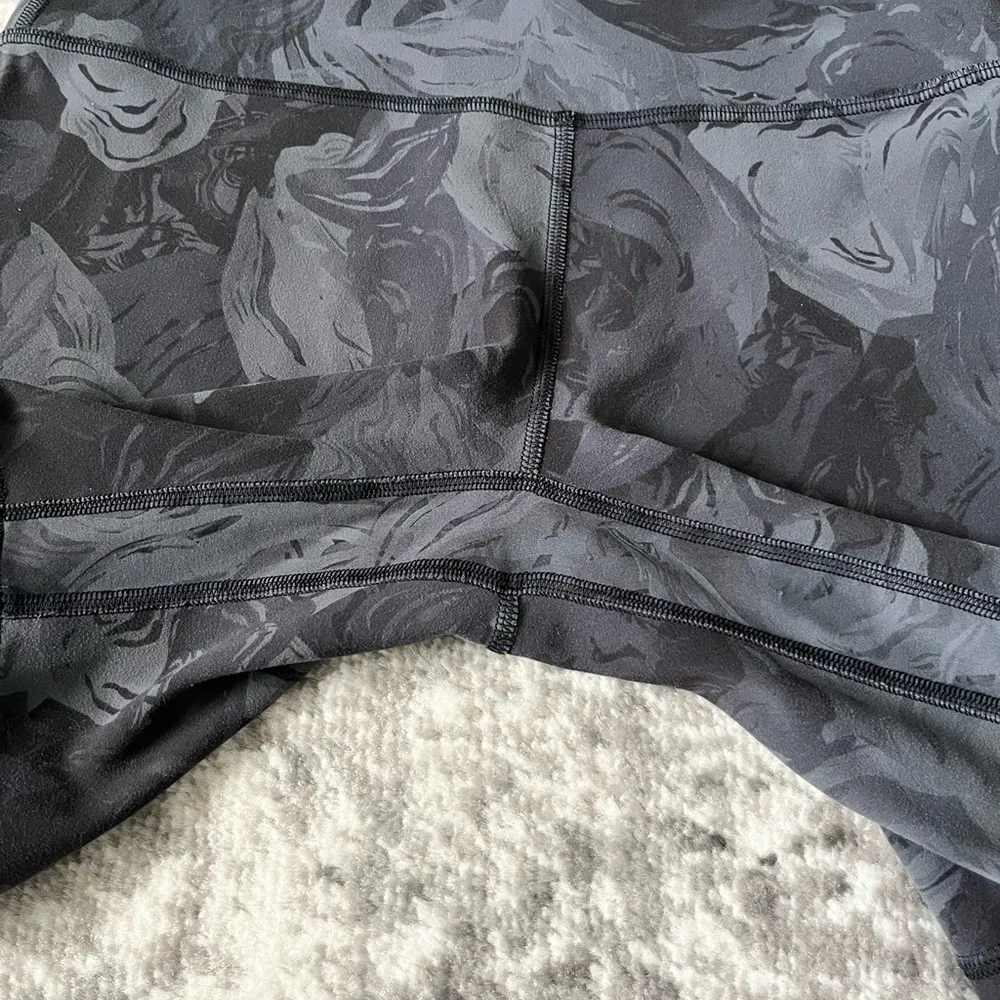 Lululemon Align High-Rise Short 6" - Image 4