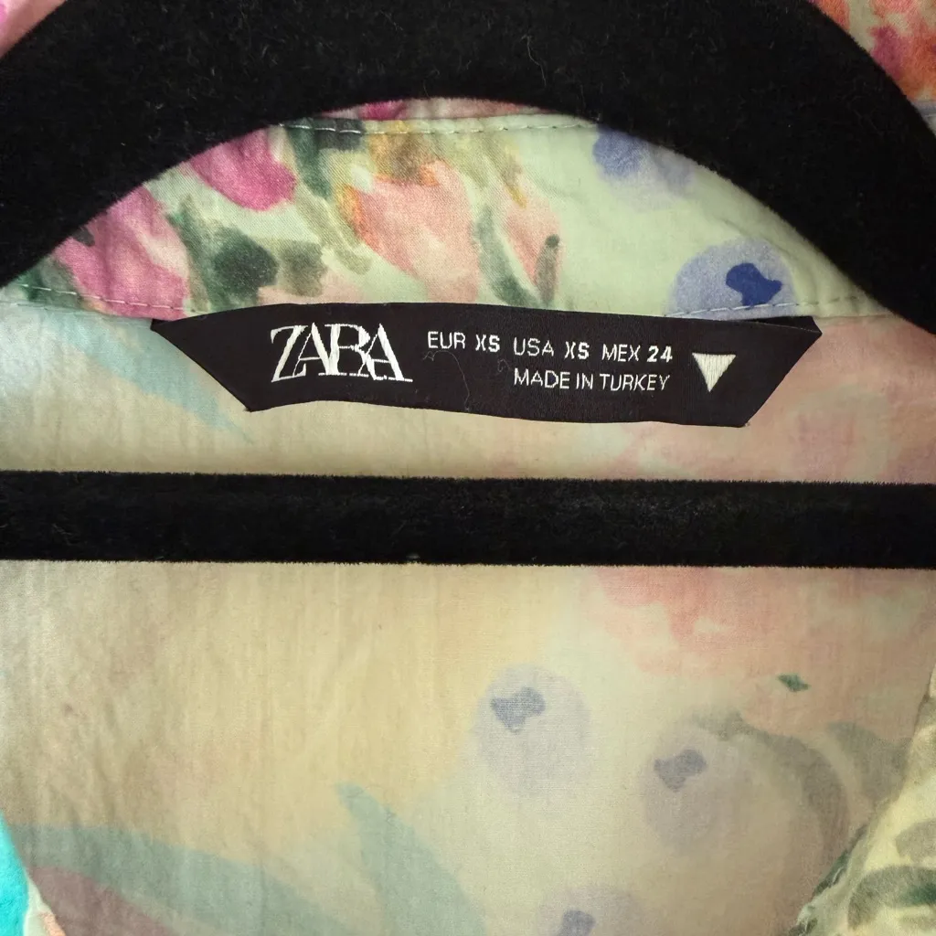 Zara Women’s Short Sleeve Cropped Button Down Colorful Fruit Print Shirt Size XS - Image 4