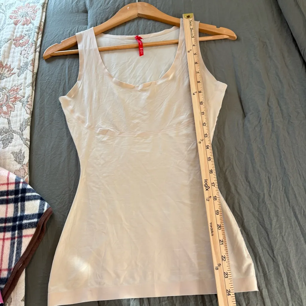 Spanx Thinstincts Bodyshaper Natural Tank. Size Small. - Image 14