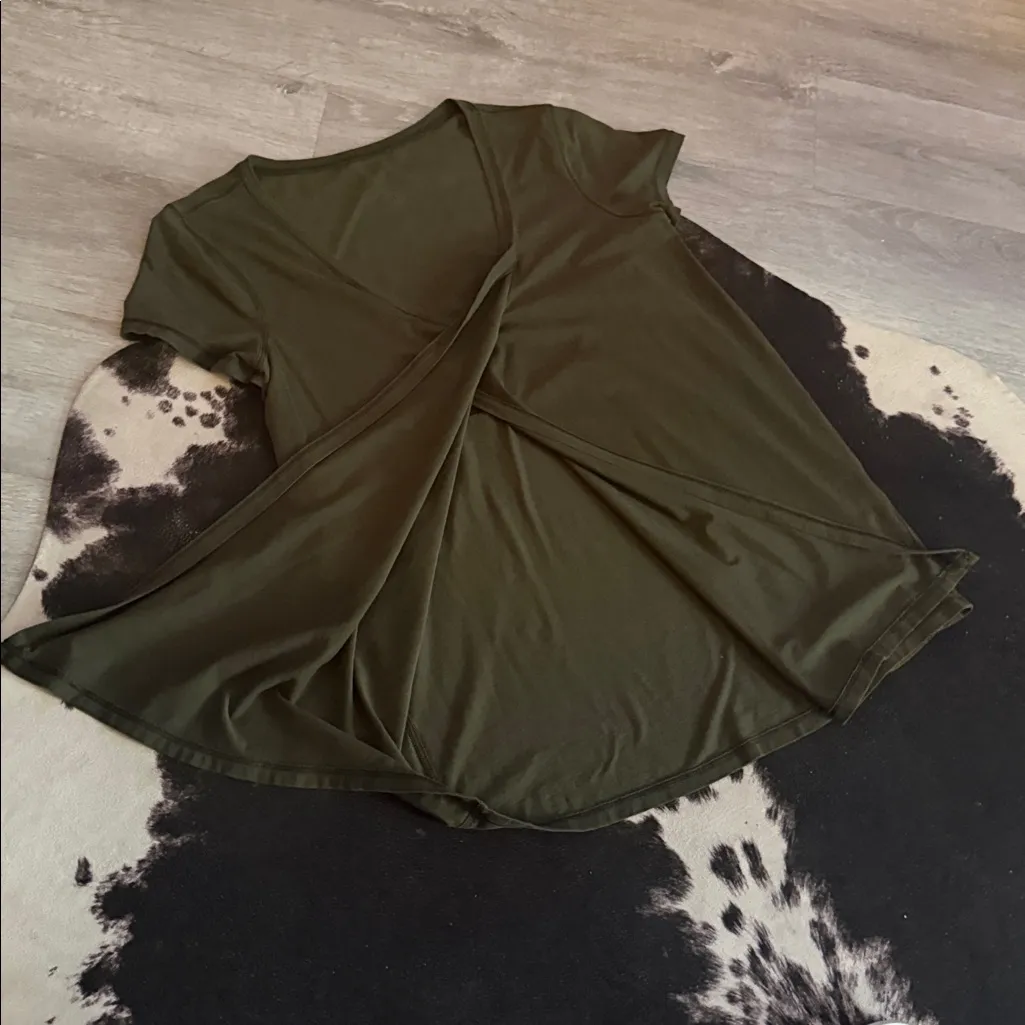 🖤LuluLemon Hunter Green VNeck/Open Front Work Out Top•Size:L🖤 - Image 2