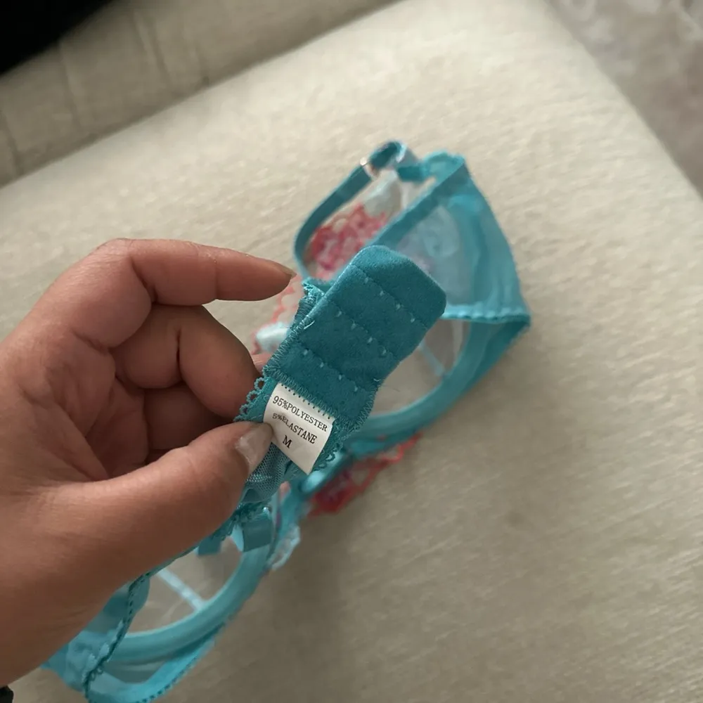 NWOT Blue and pink floral embroidered mesh bra size M - Image 4