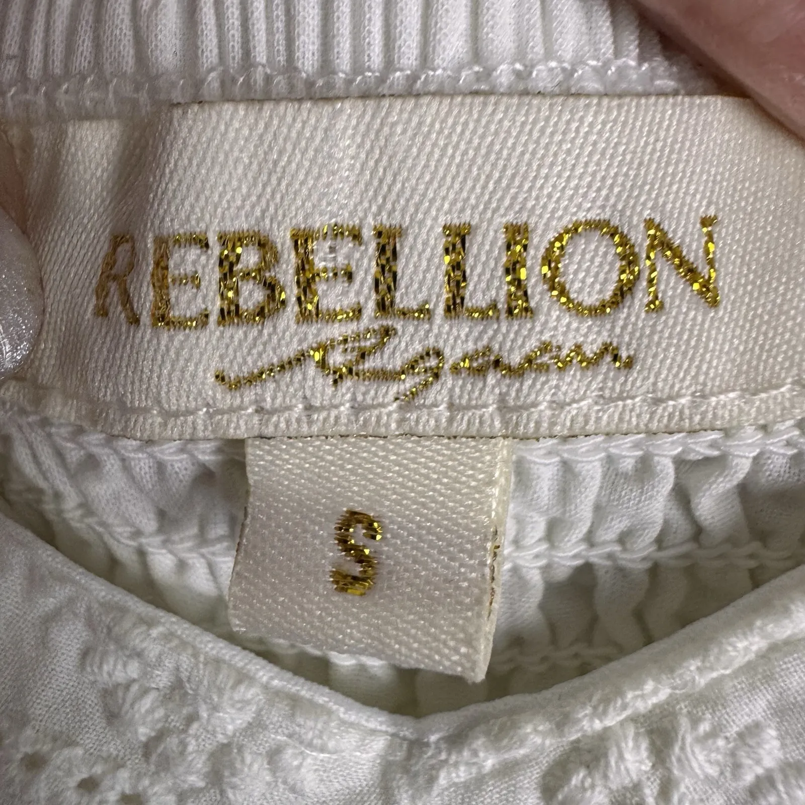 Rebellion Women's Size S White Lace Crop‎ Cami Top Smocked V-neck Sleeveless - Image 6