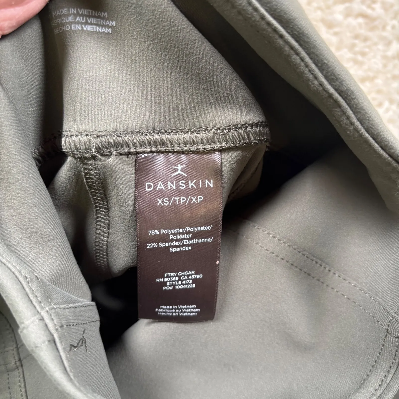 DANSKIN Cropped Legging Women XS Army Green Dynamic Interlock Pockets High Rise - Image 7