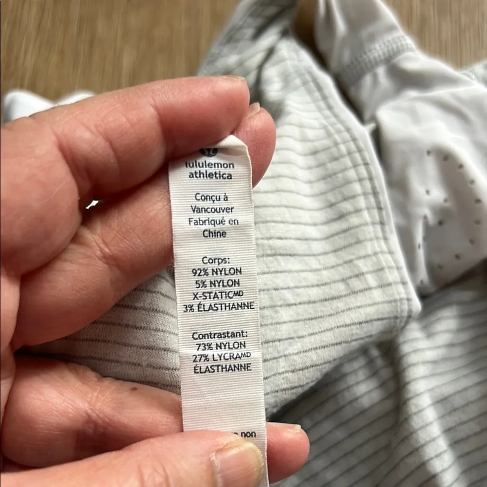 Lululemon Grey with white stripes Open flowy back sz 6 - Image 4