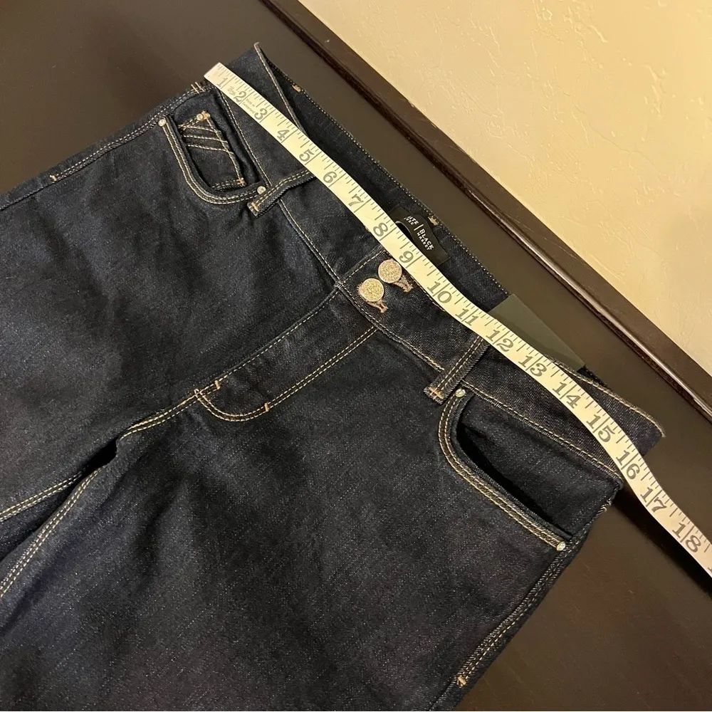 White House Black Market women’s skinny Flare Jeans, dark wash, NWT, size 6L - Image 4