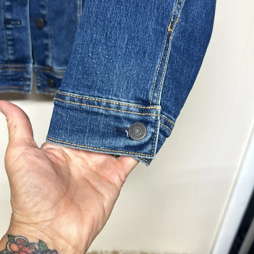 Denim Button Up Long Sleeve Jacket Womens Size Medium 2X stretchy - Image 4