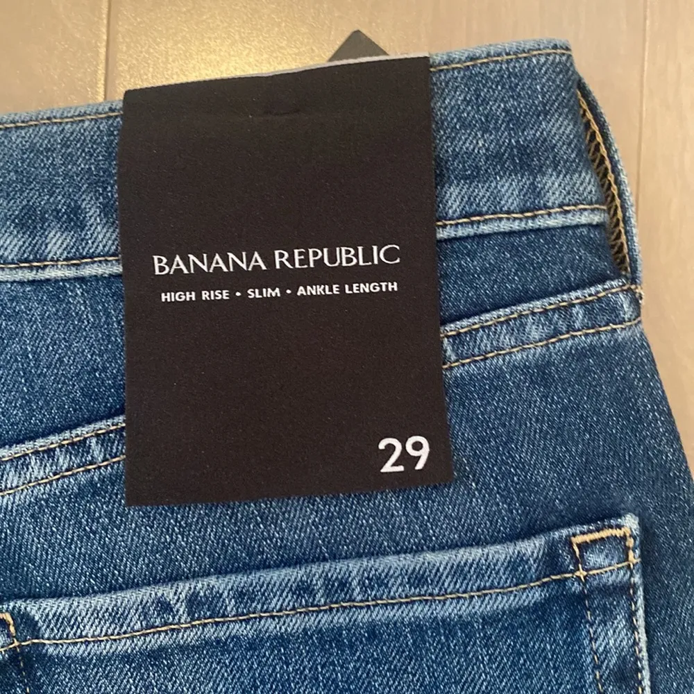 BNWT discontinued Banana Republic high rise slim cut ankle jeans size 29 - Image 3