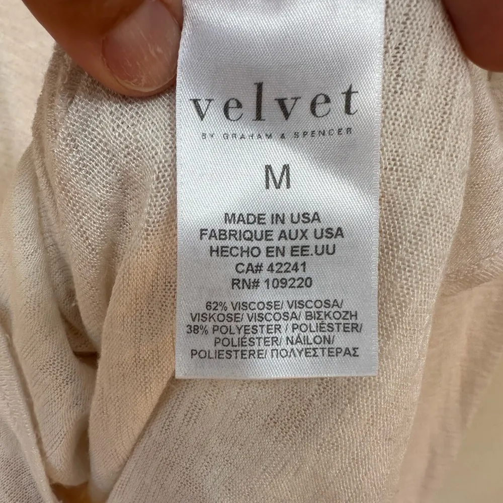 Velvet by Graham and Spencer, Sz M, cream colored wrap top. EUC Size M - Image 3