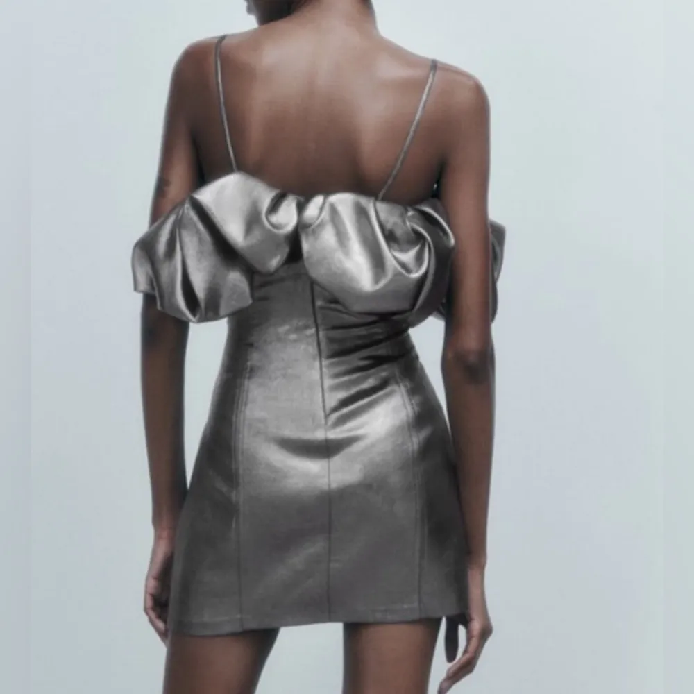 Zara VOLUMINOUS SHORT DRESS.  Size Small - Image 2