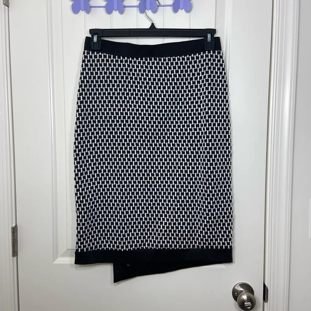 NWOT Faith and Joy women’s black white knit asymmetrical knee‎ stretch skirt L - Image 3