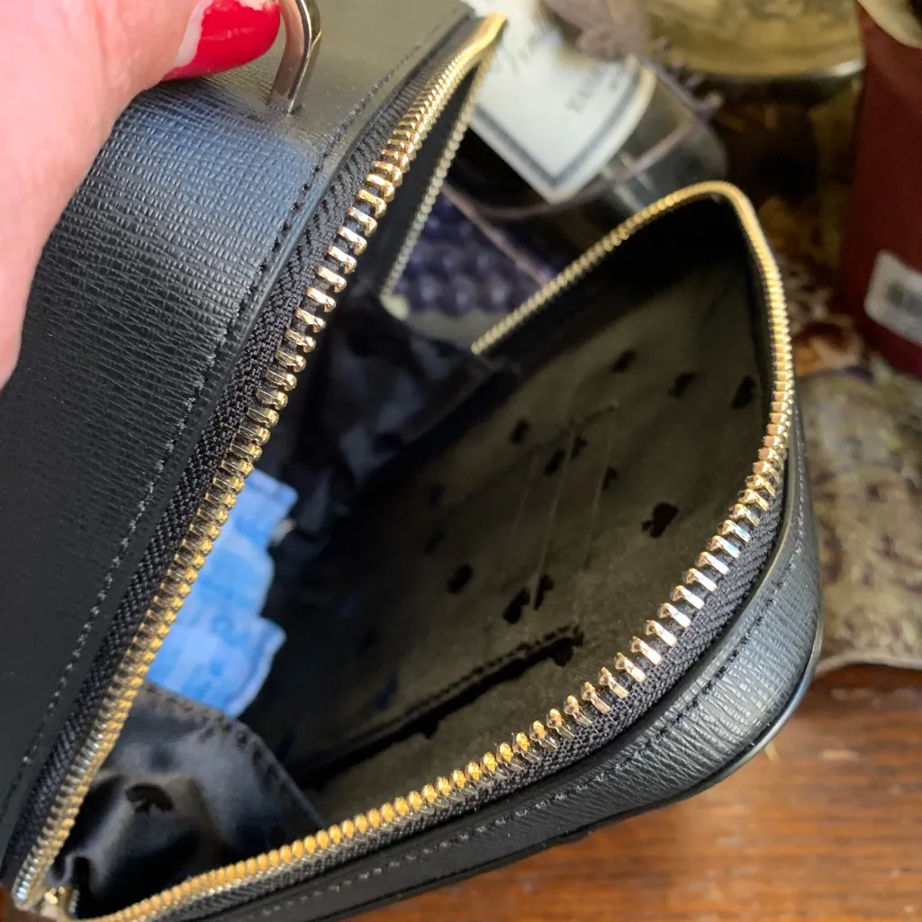 Authentic KATE SPADE leather Minnie Mouse Disney X zip around Crosby/Satchel - Image 11