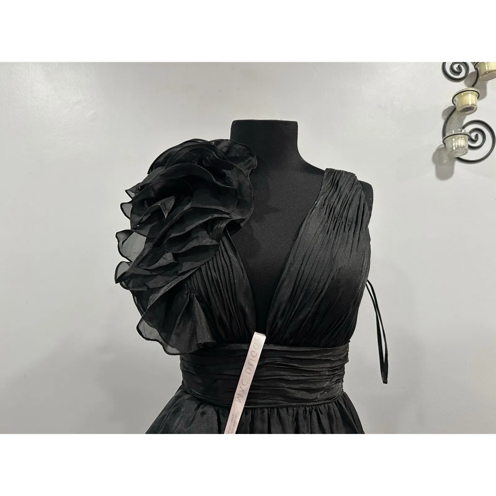 Mac Duggal 48856 Ruffle Detail Ruched Chiffon Ballgown Sz 4 Black - Image 2