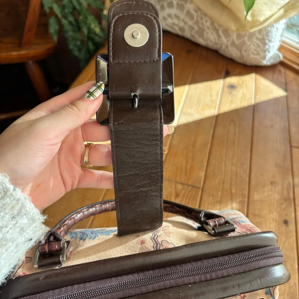 Isabella’s Journey Tan Floral Handbag - Image 6