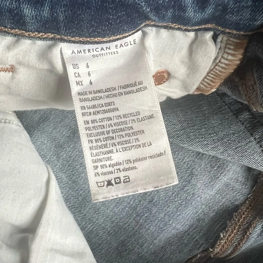 American Eagle High V-Rise Shorties Size 6 - Image 6